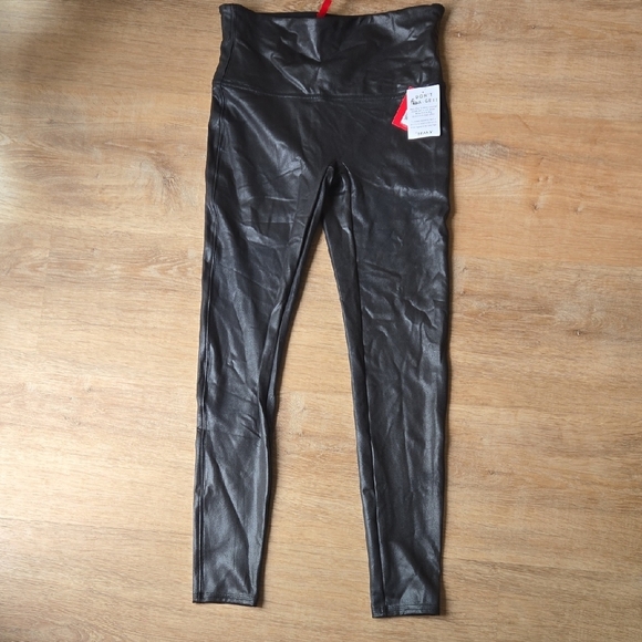 NWT SPANX Faux Leather Legging Black Size L - Picture 2 of 7
